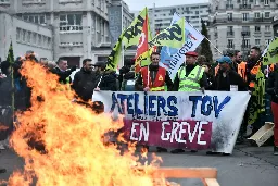 Communiqué: The working class in France buries its gravediggers