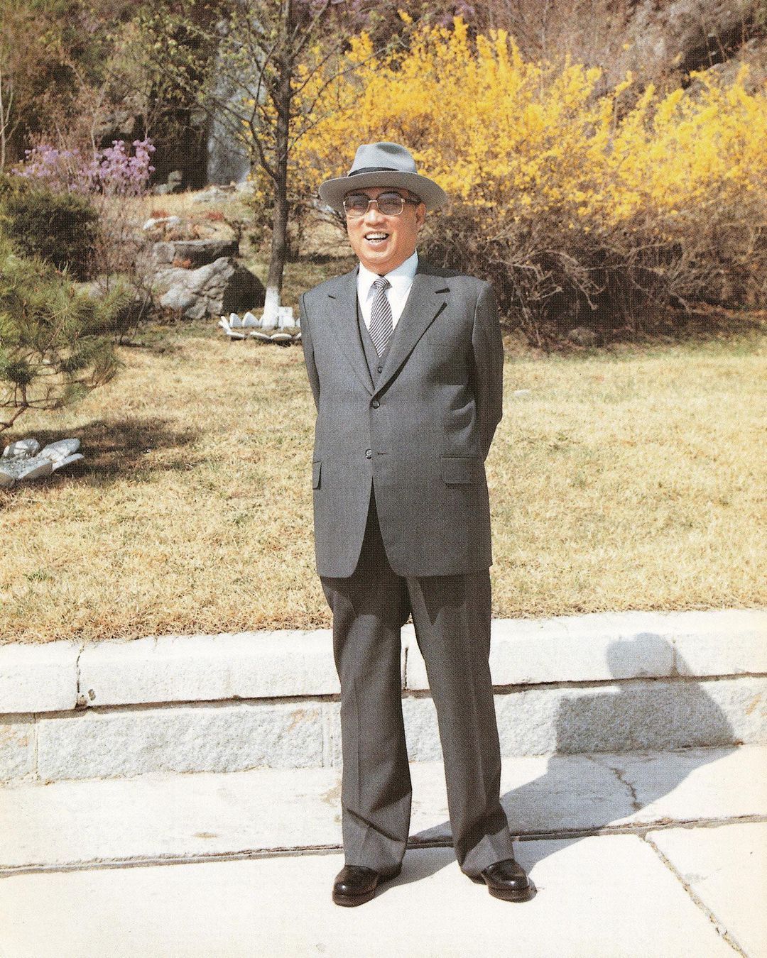 A photo of Kim Il Sung smiling to make your day better :)