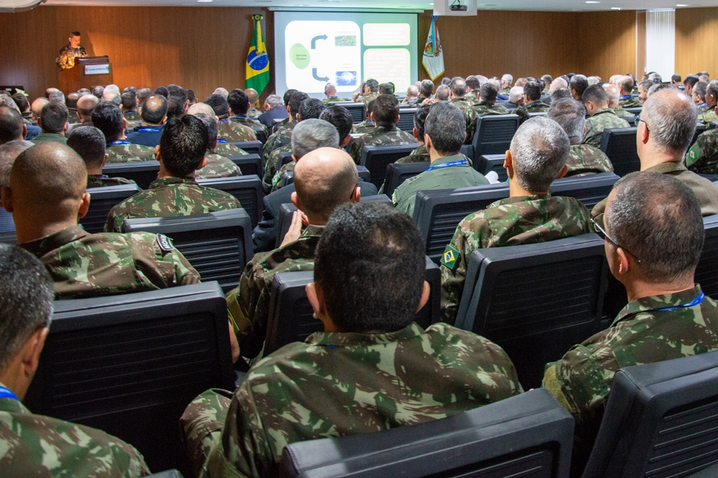 Follow-up to the Chinese military visiting Brazil for a seminar