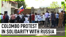 Protesters rally outside Sri Lankan PM’s office following Russian plane detention